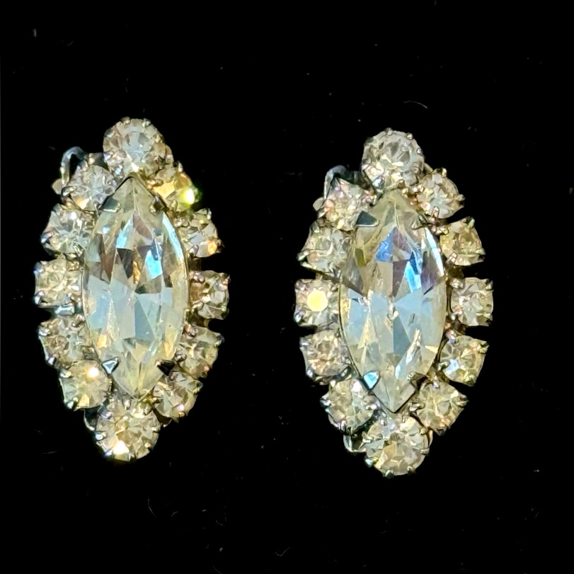 Vintage Weiss Rhinestone Clip-On Earrings 40$
